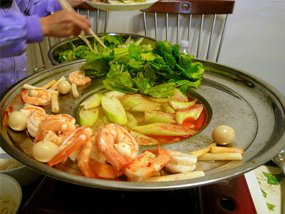 Lẩu canh chua (Sour soup hotpot)