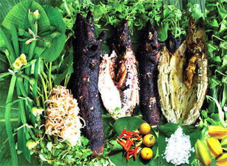 Ca nuong trui (Bare fried fish)