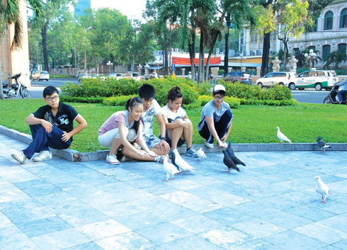 The children offen came here, feeding the dove as a way of releasing stress after day