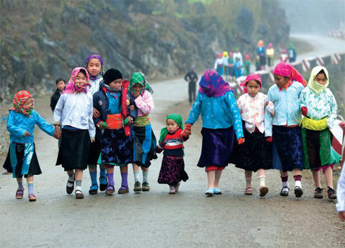 Hand in hand walking is an interest of girls