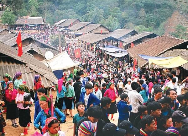 Khau Vai Market