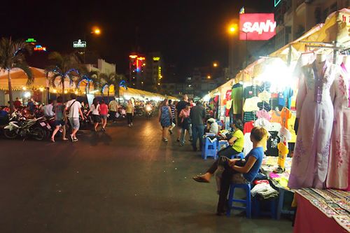 Ben Thanh night market 4