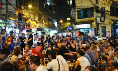 Hanoi Street Food at night