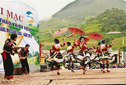 The opening ceremony in Mu Cang Chai