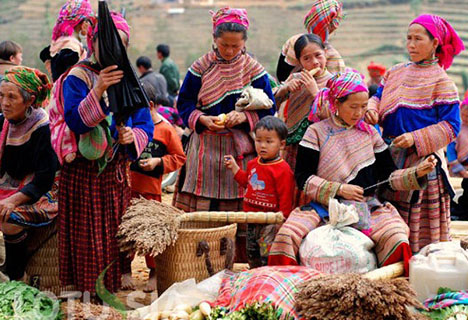 Sapa – Can Cau – Bac Ha Market Tour (start On Friday From Hanoi)