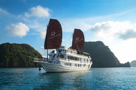 Cruise to Halong Bay