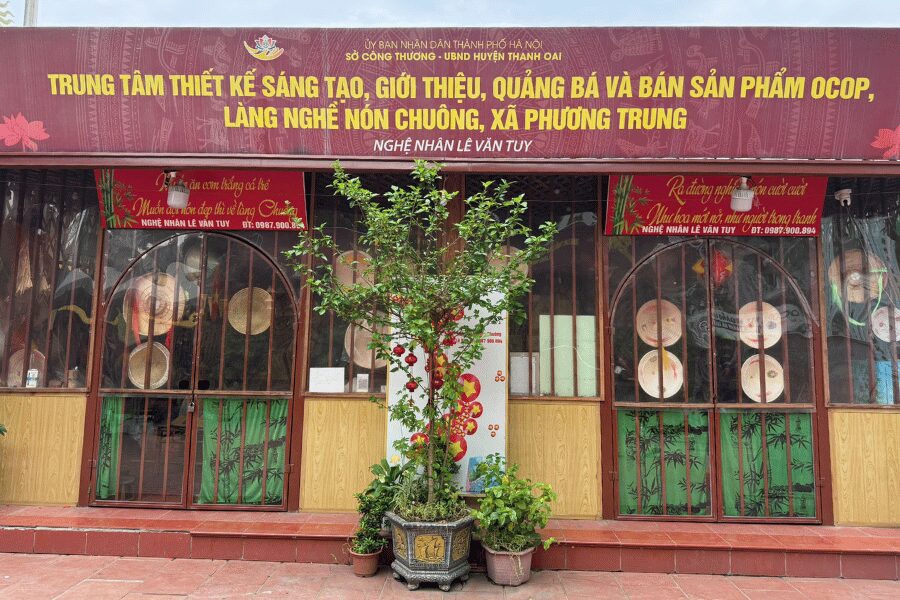 Centre artisanal du chapeau conique de Chuong a Hanoi