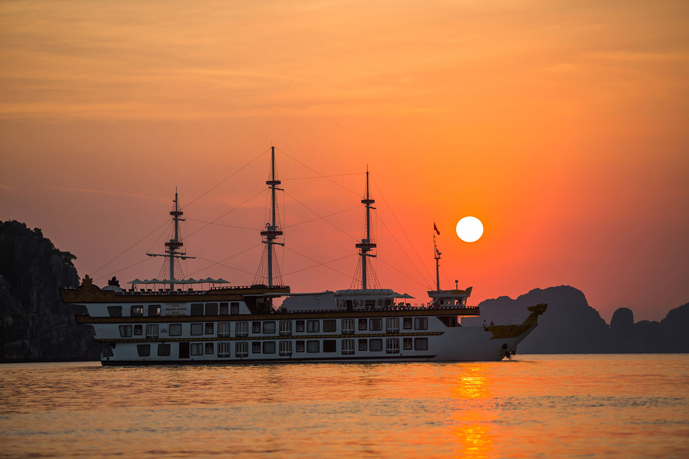 Dragon Legend Cruise – 3 Days 2 Nights