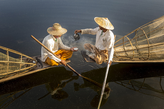 Drinking tea is one of the best ways to know Myanmar well!