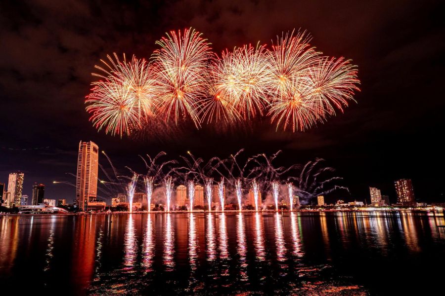 Festival international de feux d'artifice de Da Nang sur le fleuve Han