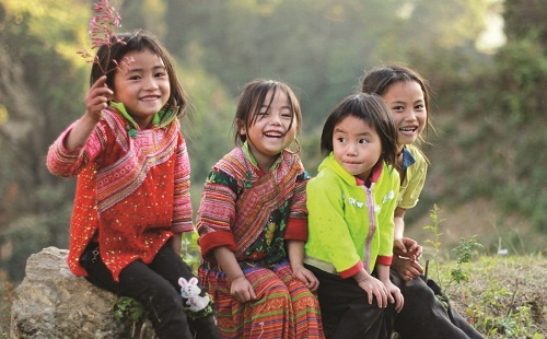 children in Sapa