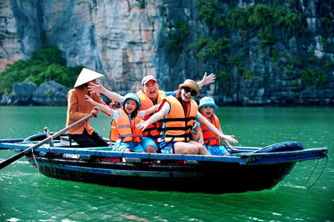 Highlights of Vietnam for Family Tour 10 Days