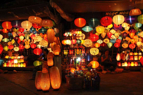 Hoi An Lantern Festival - Winter in Vietnam