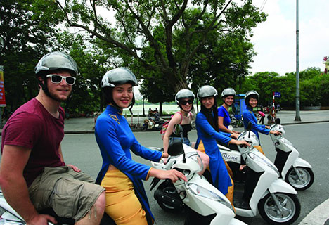 Hanoi motorbike tour: Private Shopping & Food tour