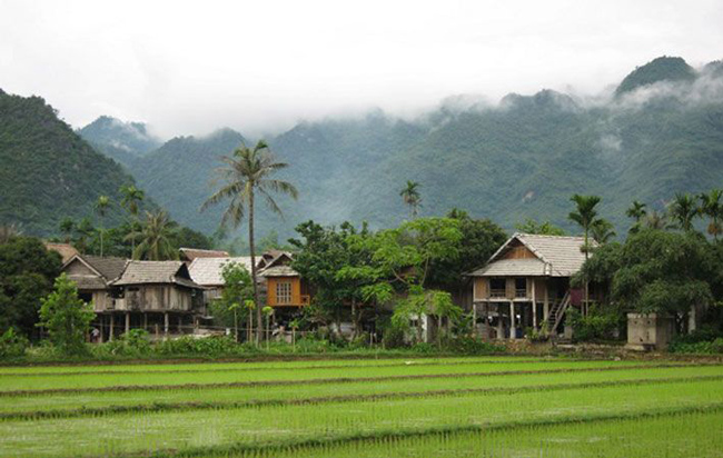 Lac Village in Mai Chau - Free and Easy Vietnam Tour
