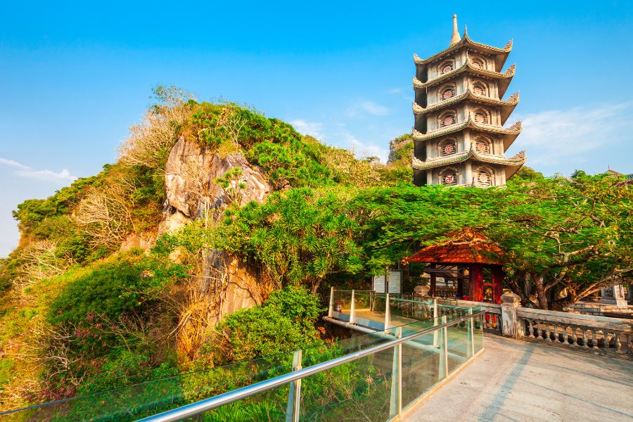Les montagnes de Marbre à Da Nang, grottes et pagodes