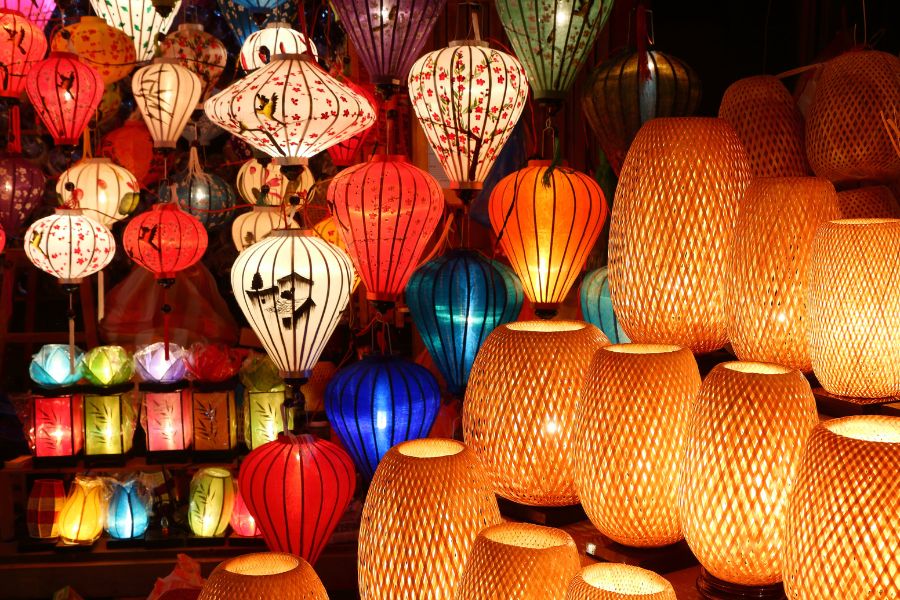 Fête de la Mi-Automne à Hoi An avec lanternes et danses du lion