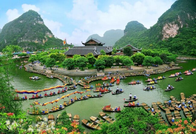 Tam Coc Bich Dong - the complex of poetic scenic spots of Ninh Binh province