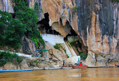 Forgotten Laos: Discovery Tour in 8 days