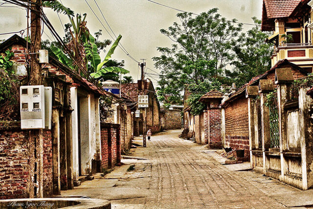 Peaceful and poetic view of Duong Lam ancient village