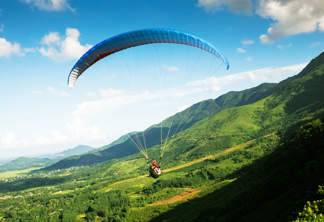 6 Best Places for Paragliding in Vietnam