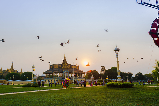Sunset at Royal Palace, Phnom Penh