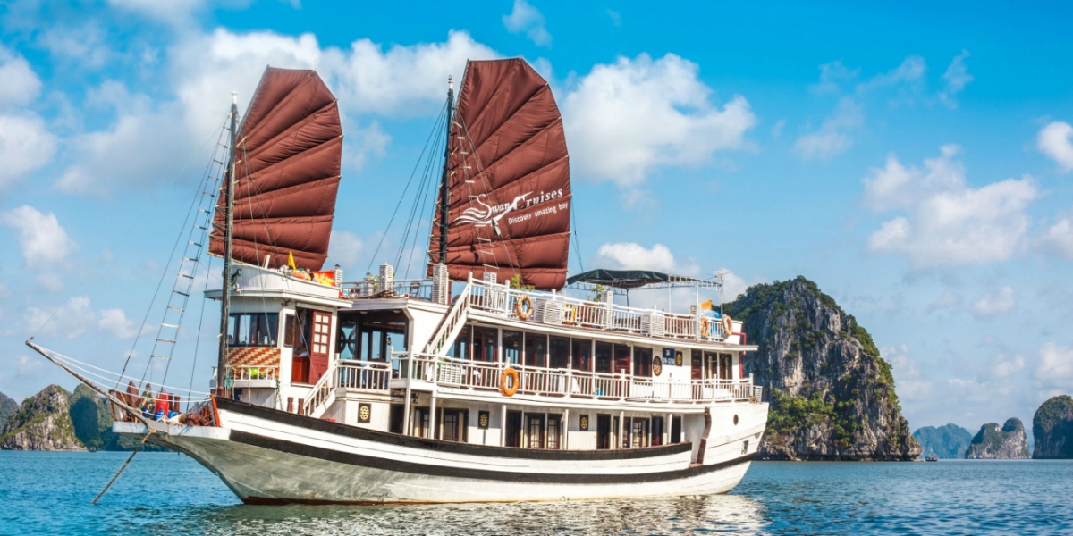 Deluxe Swan Cruise – 2 Days 1 Night