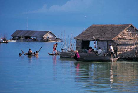 Phnom Penh – Siem Reap Cruise by Toum Tiou