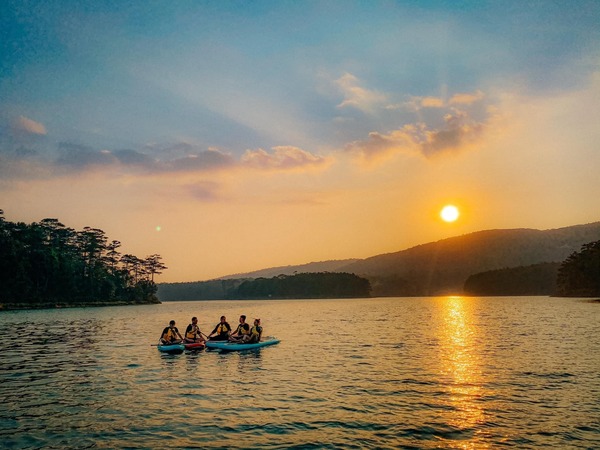 Tuyen Lam Lake – Poetic Beauty in the Heart of Da Lat City, Vietnam