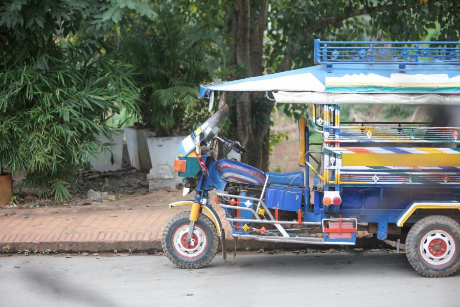 Un tuk-tuk utilisé comme taxi