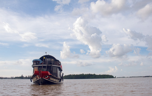 Mekong Melody-Mekong in close up-Downstream