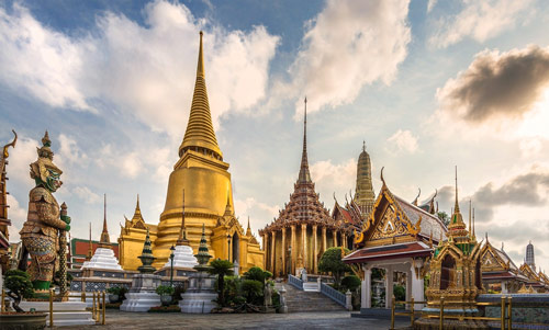 Essential Travel Guides for First-time Travelers to Thailand